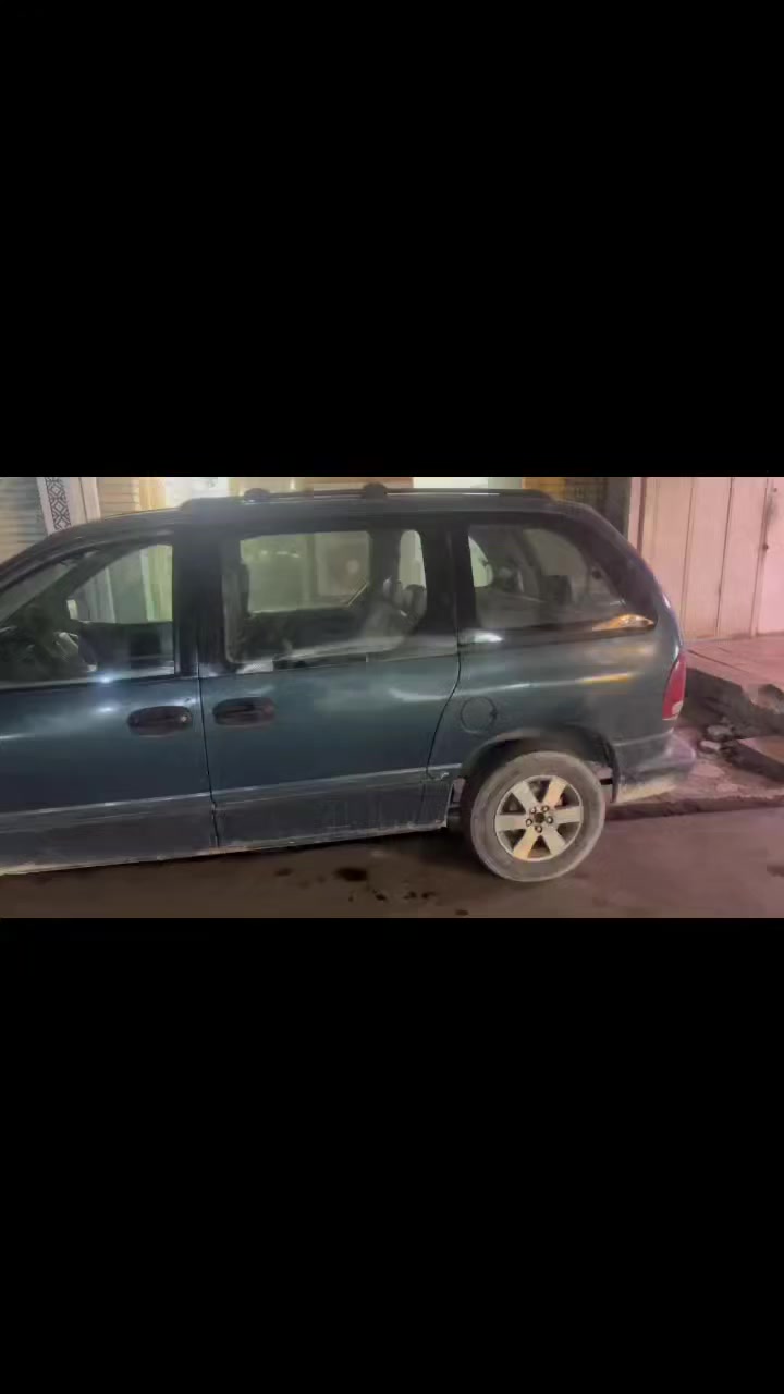 سلام عليكم دوج كرفان موديل 2000 سبعه راكب  حداديه 70٪100 عوزها ترتيب مكينه وكير كامري ب35 وبيها مجال مكانها نجف ***********
