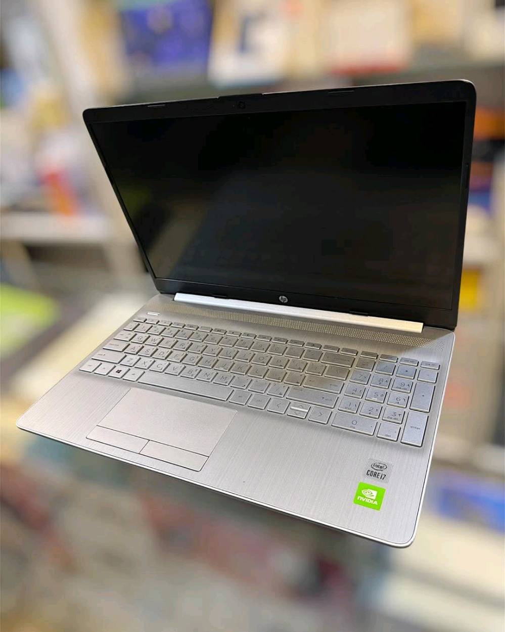قطعة واحدة اخيرة
hp Laptop 15
المواصفات : Intel Core i7-1065G7
 معالج كور اي ٧ الجيل العاشر
‏‎رام: 8GB DDR4
‏‎ذاكرة: 256GB SSD
كرت شاشة خارجي : 2GB NVIDIA GeForce
كرت شاشة داخلي : 4GB INTEL SHARE
‏‎حجم الشاشة:  15.6inch FHD
‏‎مدخل USB A  و Type C و منفذ سماعة
منافذ HD , LAN
‎توصيل جميع المحافظات ٥ الاف
ماوس وحقيبة هدية مع الجهاز
ضمان لمدة ١٠ ايام من تاريخ الوصل
مراسلتنا عبر الواتساب او الماسنجر
***********
***********