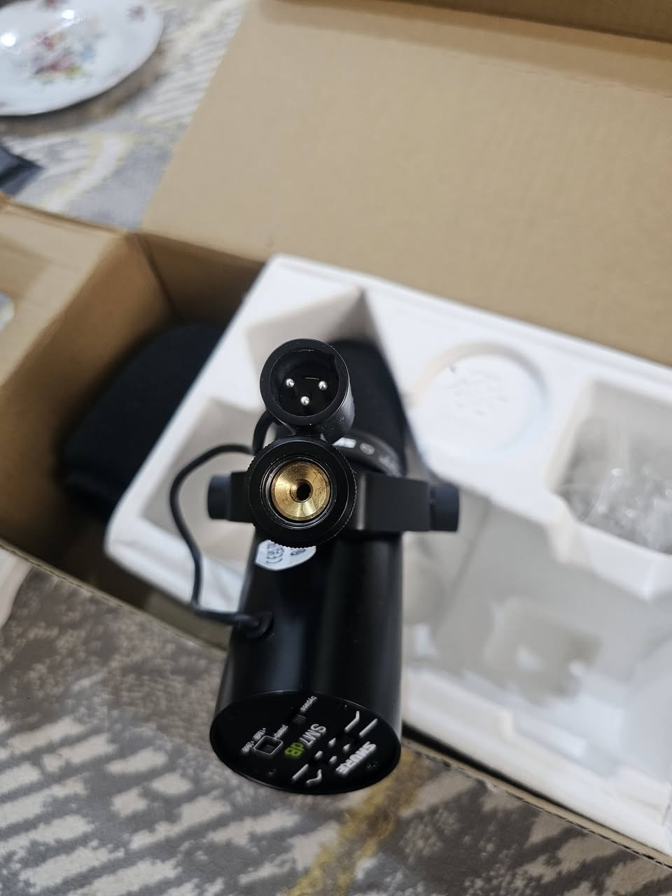 مايكرفون للبيع طلع عندي بغراض امزون قيم واخذ بما يرضي الله للاتصال ***********
