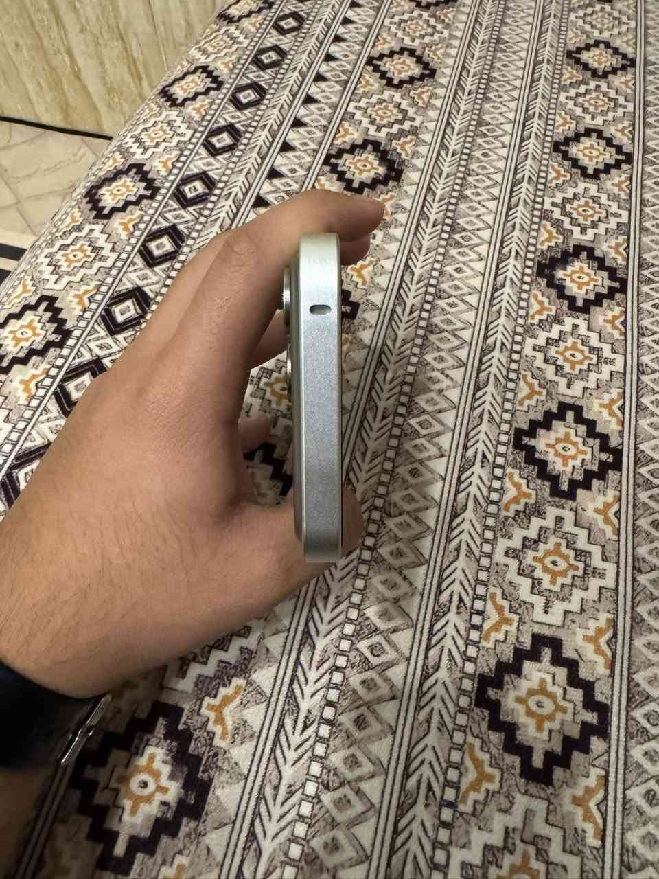 سلام عليكم للبيع أيفون ١٥ برو ماكس ذاكره ٢٥٦ بطاريه ٨٧ مشحون ٧٨٦فقط مبدل شاشه ١٢٠ اي عيب مابي سعر ٦٢٥


**إذا كنت صاحب هذا الإعلان وتريد حذفه لأي سبب، رجاءا أرسل رسالة إلى الدعم الفني**