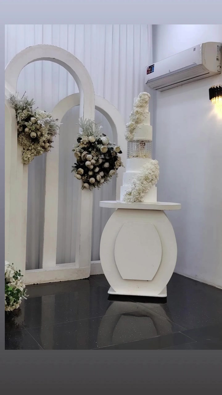 🍰 كاندي كيك
📩 الحجز دايركت أو واتساب
🎂 كيك المناسبات والحفلات ✨***********
