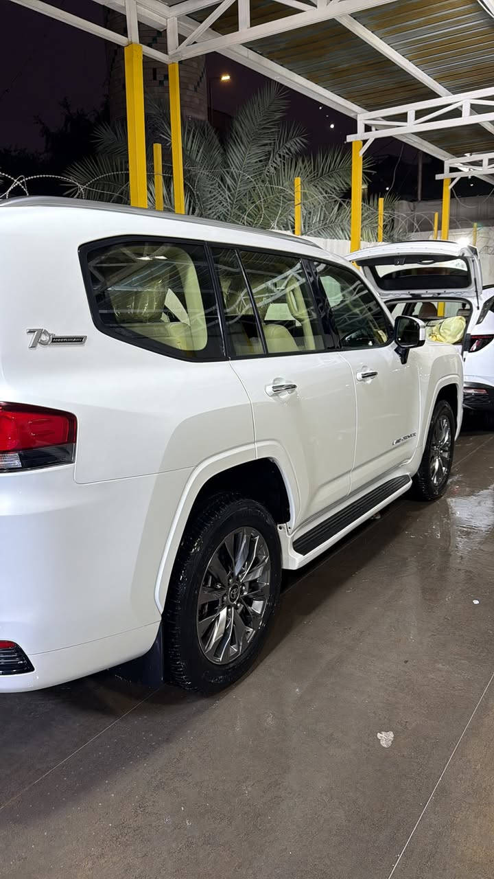 لاندكروز 2022 سبعينية ساز اصل ام ضمان 3 شاشات ام تطبيق سياره فول مواصفات ماشيه 28 ألــف حقيقي رقم بغداد باسمي وباقي مواصفات معروفه سياره كفاله عامه عنوان بغداد زيونه ***********
