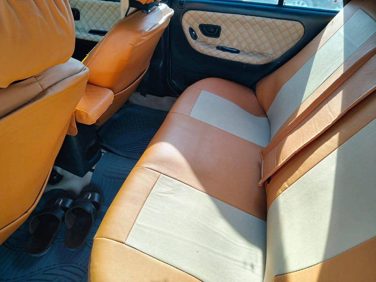 سوناتة موديل 2000. بيها مكينة سوناتا 2 نقص كمبريسر تبريد و الكيلو متر واكف صبغ عام جمالية دكت جاكوج مابيهة بس شي قليل بل جامرلغ الخلفي للاستفسار الاتصال ع رقم ‏‪***********‬‏
