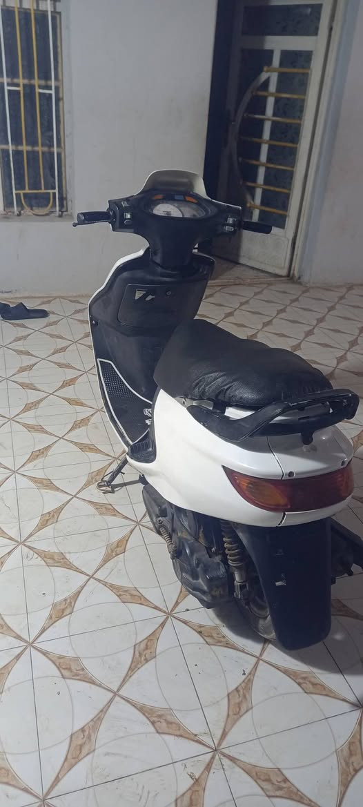 السلام عليكم
فراشة فحل جاهزة مكينة حلوة وناعمة 
كهربائيات شغالة سلف هندر هورن لايت كلها شغالة تايرات نظاف دبلات حلوة 
سعرها ٣٠٠  مكاني أبو صخير 
***********
