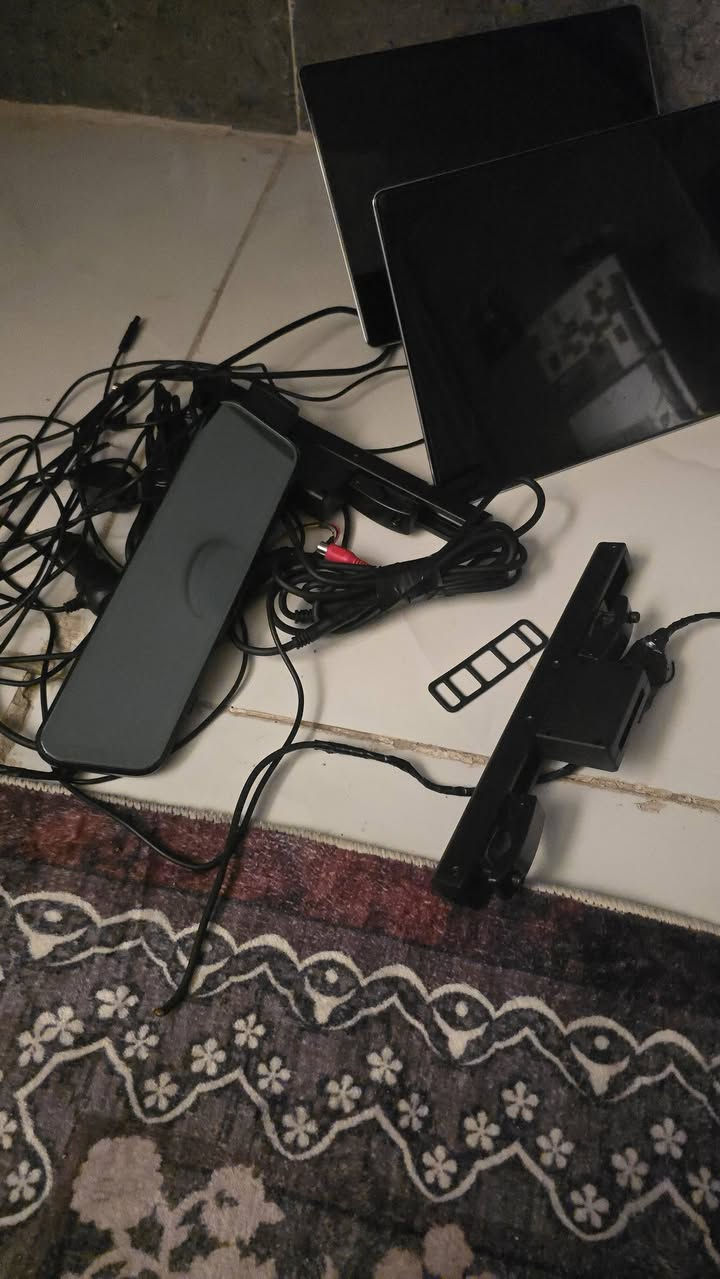 سلام عليكم للبيع شاشات تاهو مع كامرات امامي خلفي ***********
