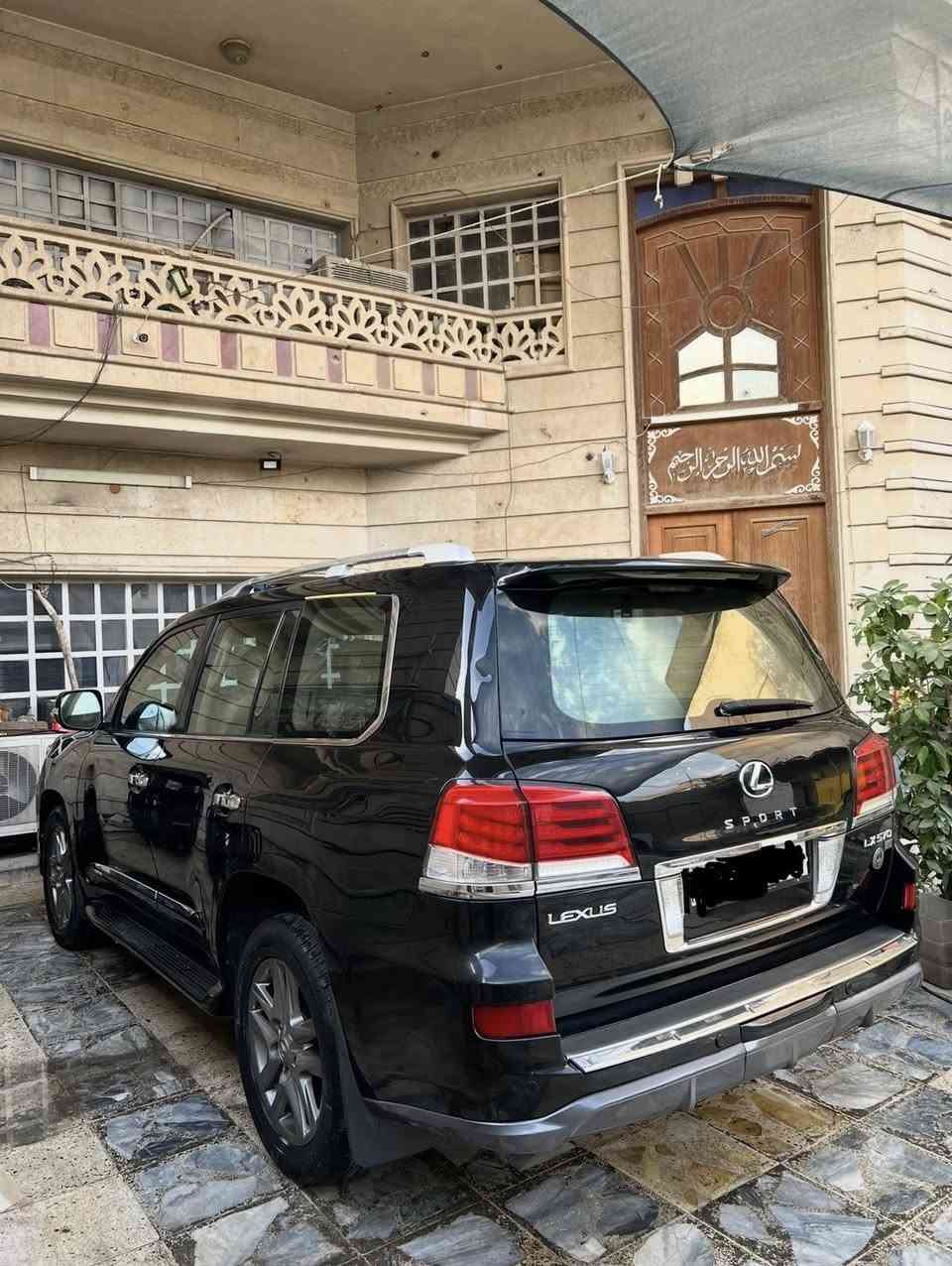 للبيع سياره لكزز 
موديل ٢٠٠٩ محدثه ٢٠١٥
السياره مكفوله لاكص ولا ضربه 
كلها بلادي 
حجمها ٥٧٠ سبورت 
السياره فول مواصفات اعلى شي 
مواصفاتها 
الون اسود 
كشنات جلد 
كشنات كلهن كهرباء المامي والخلفي والخير 
كشن خزن ميموري 
تدفئه تبريد بلكشنات 
استيرن كهرباء +خزن ميموري 
لايت زنون عدسه يعمي بلادي 
جنطه كهرباء 
تحكم استيرن جهتين +كروز سرعه 
ثلاجه اماميه 
تبريد ثلج 
حساسات امامي خلفي 
كامرات ٣٦٠  بلادي امامي +خلفي +جانبي 
نضام ترحيب 
محرك ٥٧٠٠ 
السياره فور ويل 
جكات تصعد وتنزل بلاد كله شغال 
نضام الدفلك مال التغريز كله شغال 
الشاشه امامي وخلفيه 
السياره بعد بيها مواصفات هواي ما ذكرتهن وكلش جديده 
السعر ب١٨٠ ورقه وبيها مجال بسيط للشراي 
للاتصال على الرقم ***********
