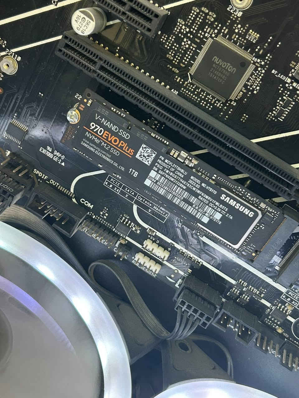 السلام عليكم كيس بدون كرت شاشة للبيع
المعالج i712700 بي كرت شاشة مدمج
البورد b660-plus ddr4

التخزين 1t m.2 samsung 970evoplus- 2t Hdd- ssd256

الرام 8*2 corsair 3200

Psu 800watt fsp

الكيس xigmatek aqua v ضايف عليه 3fan يعني المجموع 10fan

مبرد مائي cooler master 360m 

مكاني بغداد الشعب حي البساتين

اعلى سعر ابيع 

للتواصل واتساب ***********

ملاحظة: احسب اسعار القطع يلا تنطي سعر رجاءاً 🫶🏻.
