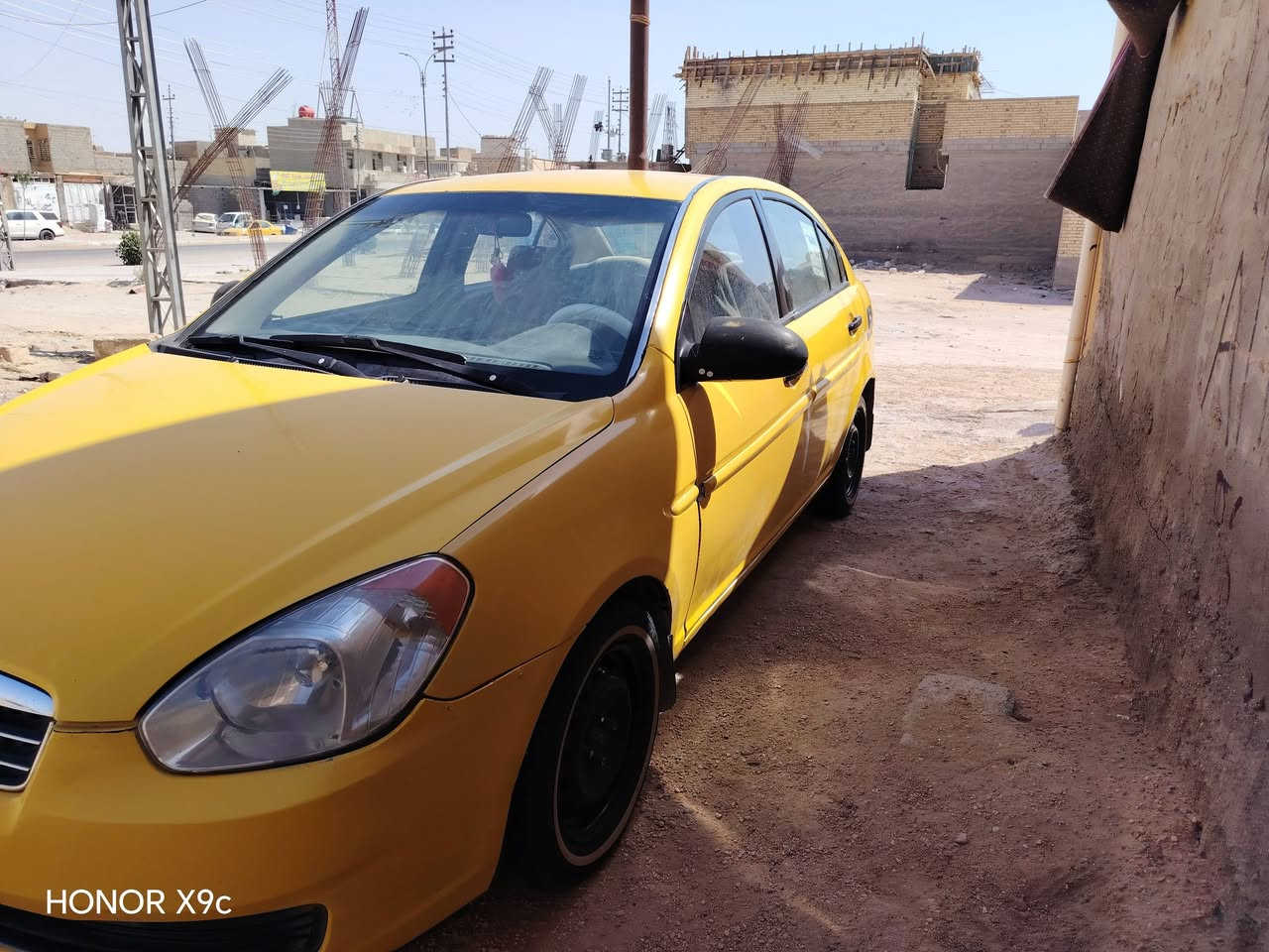 سلام عليكم سياره اكسنت  خليجيه  موديل 2007 مكينه  وكير وحدايه وتخم تاير وتبريد شغال عوزه بس غاز سعر 67 وبيه مجال  ***********
