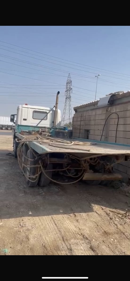 السلام عليكم بدي سطحى كرين مال سكانيه طول 7,5كامل بدي اماراتي رجلين خلفيه*********** السعر ١٢٠$
