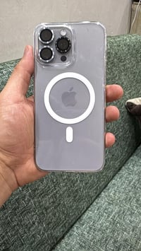 ايفون 15 برو ماكس وكالة شرق الاوسط  ذاكرة 256  بطارية 87   السعر مليون...