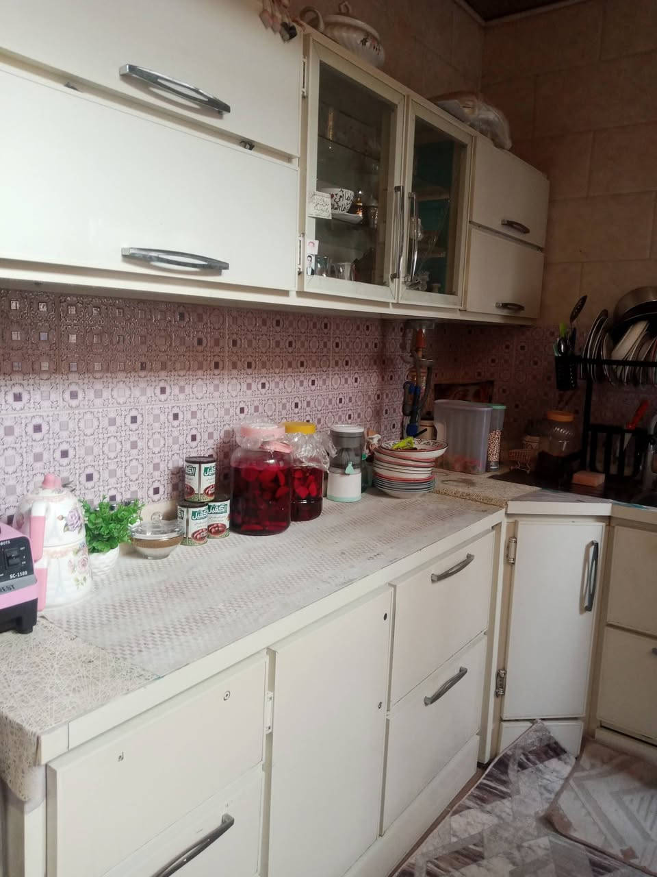 اغراض نظيفه للبيع
مكيف نوع ايسنس نظيف جدا اخو الجديد 
كاونتر المنيوم نظيف من داخل والخارج مع سنك 
جلسه 3 مناظر وتجايات 
قنفه قطعتين مستعمل 
كل من وسعره اخوان 
وتوجد غرفة نوم مستعمله مع مندر نفرين ضغط عالي للبيع 
للاستفسار عالخاص


**إذا كنت صاحب هذا الإعلان وتريد حذفه لأي سبب، رجاءا أرسل رسالة إلى الدعم الفني**