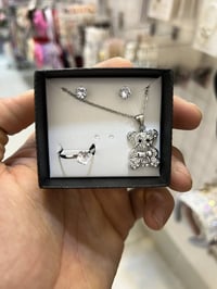 لأجمل الإكسسوارات النسائية 💍💫  جديدنا وصل 🤍 قطع أنيقة – تصاميم عصرية –...