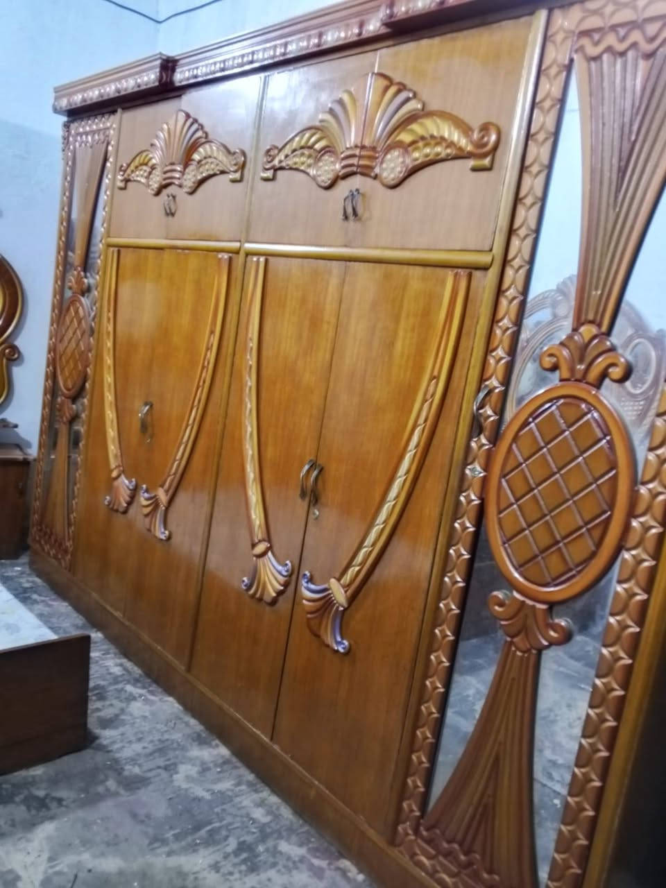 650غرفه ست ابواب  مال عرسان صاج داخل وخارج بغداد الحسينيه مال الراشديه وعندي توصيل ***********
