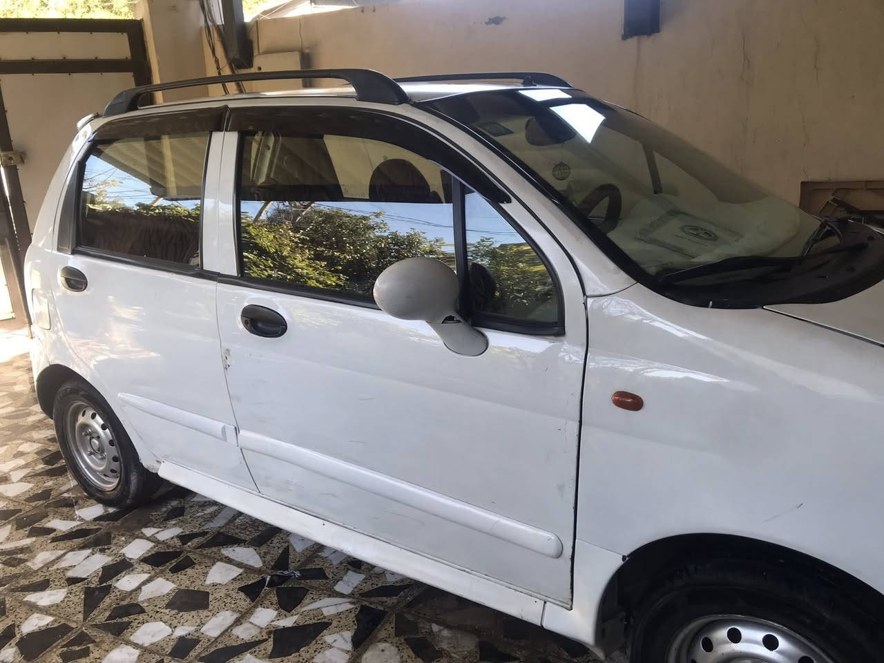 عيني السلام عليكم سياره للبيع كيو كيو موديل 2011 السياره اوتو ماتيك وسياره مرتبه وما بيها شي حط D وتوكل او امانة الله سياره مال بنيه وسعر 35 مكاني بغداد الدوره جمعية خير الله او لحد يكسر بحلال العالم او للمراوس حسب القناعه رقمي 7757918375
