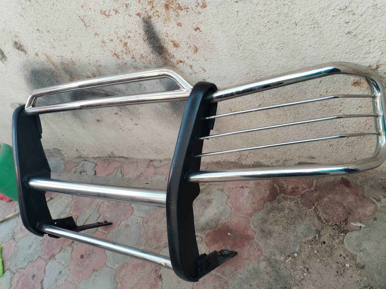 السلام عليكم درع بهبهان للبيع مع القواعد نضيف حيل السعر 200الف مكاني كربلاء ***********
