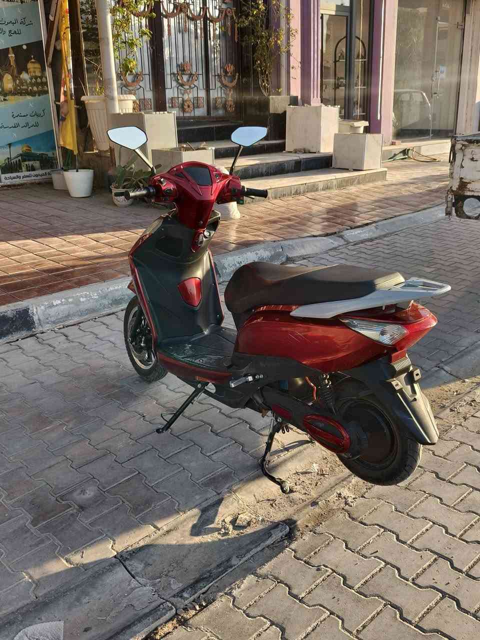 سلام عليكم دراجه شحن للبيع موديل 2025
مواصفات خير من الله:
1-نضام ل R+P
1-بطاريات عدد 5
3-لايت زنون عالي ناصي 
4- تمشي بل شحنه الواحدة ٤٠كيلو 
5-سرعتها 50حقيقي مو فيك 
سعرهاا نهائي ومابي مجال ٥٥٠الف
دراجه نضيف وماعيزها برغي واحد 
تواصل واتساب ***********
