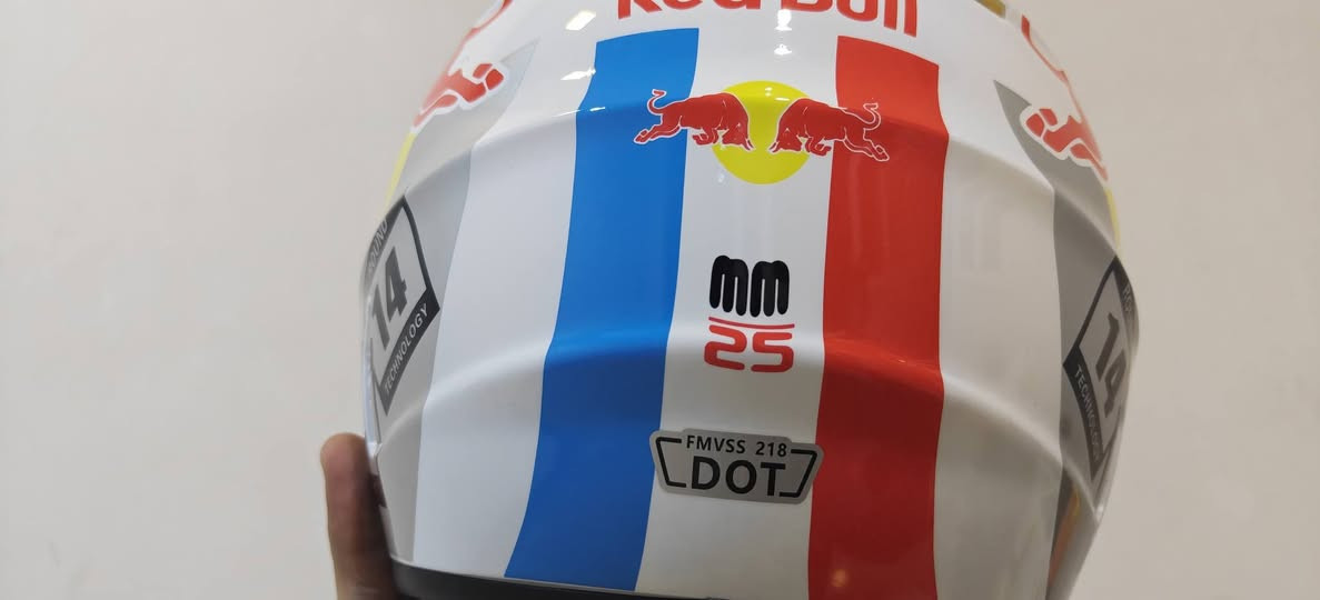 خوذه للبيع جديد لوك 
قياس XL
سعر 45 الف


**إذا كنت صاحب هذا الإعلان وتريد حذفه لأي سبب، رجاءا أرسل رسالة إلى الدعم الفني**