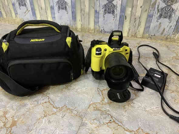 سلام عليكم البيع 
1-كامره نيكون 7200 وعدسه 70-105 رايده ب550الف كامل ملحقاته
2-رولن  يحمل وزن 3كيلوات رايده 175الف  
3-حاسبه نضيفه جدن كما موضح بلصور والفيديو ب90الف  العنوان واسط كوت ..التصال *********** الستفسار اكثر راسلني
