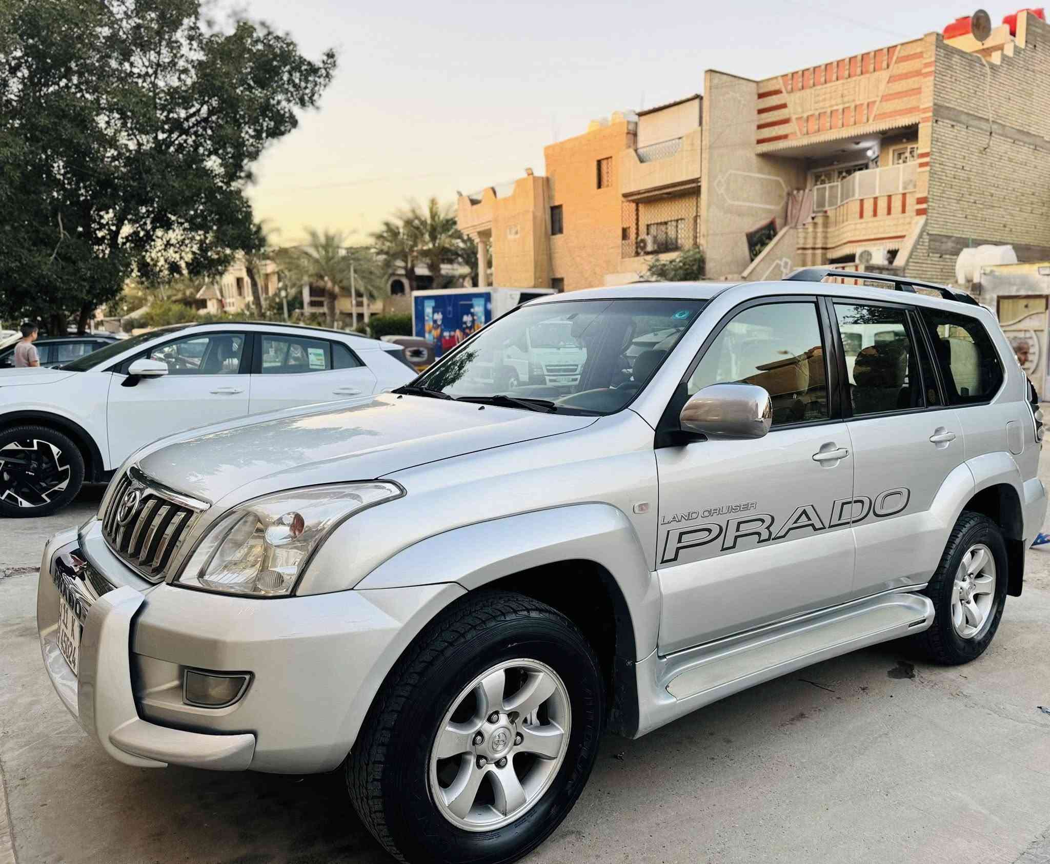 السلام عليكم برادو 2008 VX 6 سلندر فول مواصفات كشنات تدفئة كشنات كهرباء شاشه كأمره. مري شفط فتحه سياره بدون حادث.  جراد بنيد. حوف جملغات كلير سياره حلوه  رقم بغداد جديد سعر 147. رقم  ***********
