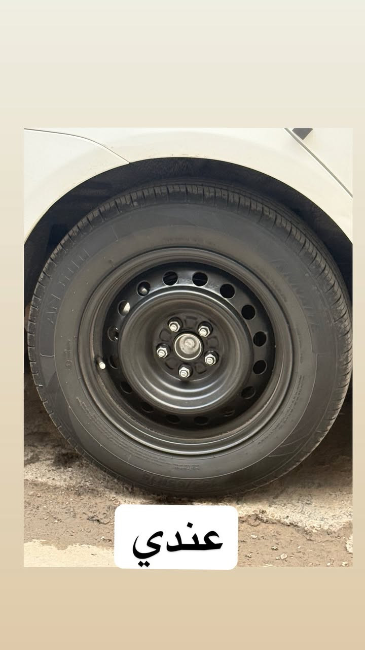 مراوس 
سلام عليكم  عند تخم تيران جديد اسود /
واريد مراوس خط ابيضّ كون جديد 
قياس التاير //195/ 65 /15
انتاج التايرات 2025
صار سبوع شادهن جدد
مكاني بغداد بلديات 
***********
