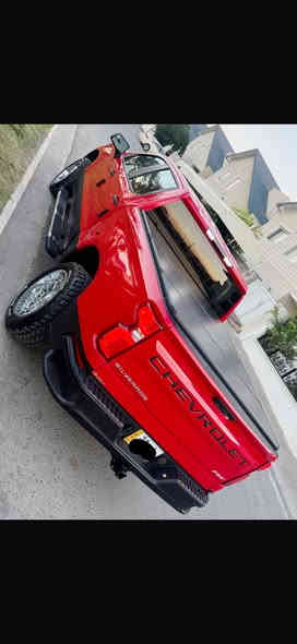 شوفلريت سلفرادو ٢٠٢٣ RST 
حادثها جاملغ خلفي وباب فقط 
بدي كصير باب طويل مرغوب
هذه اللون كلش قليل يجي 
:سلفرادو ٢٠٢٣ RST 
#محرك: ٥٣٠٠🔥
#الموديل: ٢٠٢٣
#اللون: احمر ناري 
#اللوحة: رقم سليمانيه

#السعر_المطلوب: ٣٧ ونص وبيهه مجال 
#ماشيه:17 الف كيلو
____________________________
            #الــمــواصــفـــات : 
شاشه كبيره تحكم في ايعازات سياره 
تشغيل عن بعد
كشنات جلد اصل 
حساس  خلفي 
كشنات امامي تدفئه وخلفي تدفئه 
كشنات كهرباء 
ستيرن تدفئه 
مري قلاب 
‏Auto start
حساسات خلفيه
كار ابلاي 
لايت زنون
ردار امامي
انارة خلفيه صندوق
خزن وضعيات جلوس 
كامره دواره 360
ويل كب حجم 20
وباقي المواصفات غنيه عن التعريف 
دمام خلفي 

مكاني بغداد 
***********
