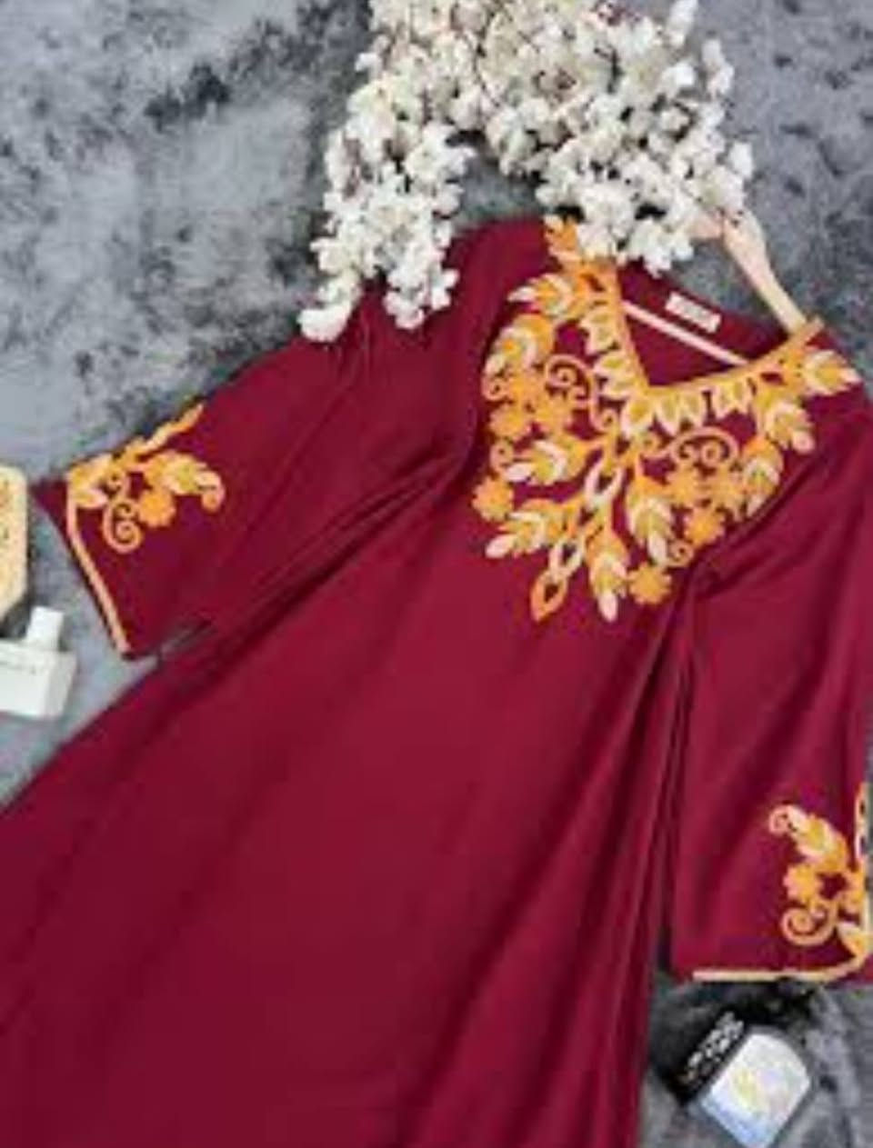 قطعة طويلة سعر 10 الف 
توصيل داخل رميثة موجود


**إذا كنت صاحب هذا الإعلان وتريد حذفه لأي سبب، رجاءا أرسل رسالة إلى الدعم الفني**