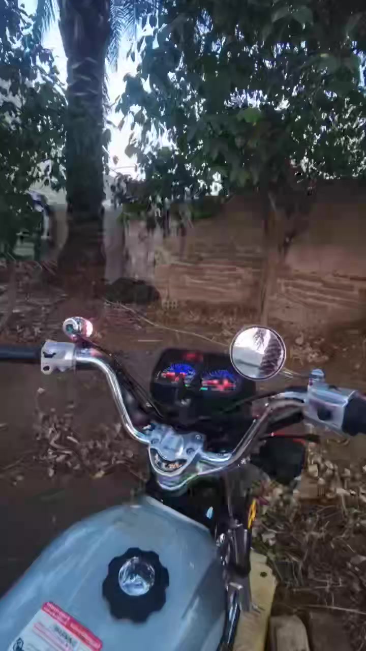 سلام عليكم نامه متياز شيال ربع باب اول من ناحيت المتياز للبيع سعره 650 قفل قفل صاله شهر ونص من طالعه من الوكيل كامله من كلشي صالنصه نجمه دبل سوبايه راعيه متوازي عله بيعته مكانه حله ابي غرق رقم ***********
