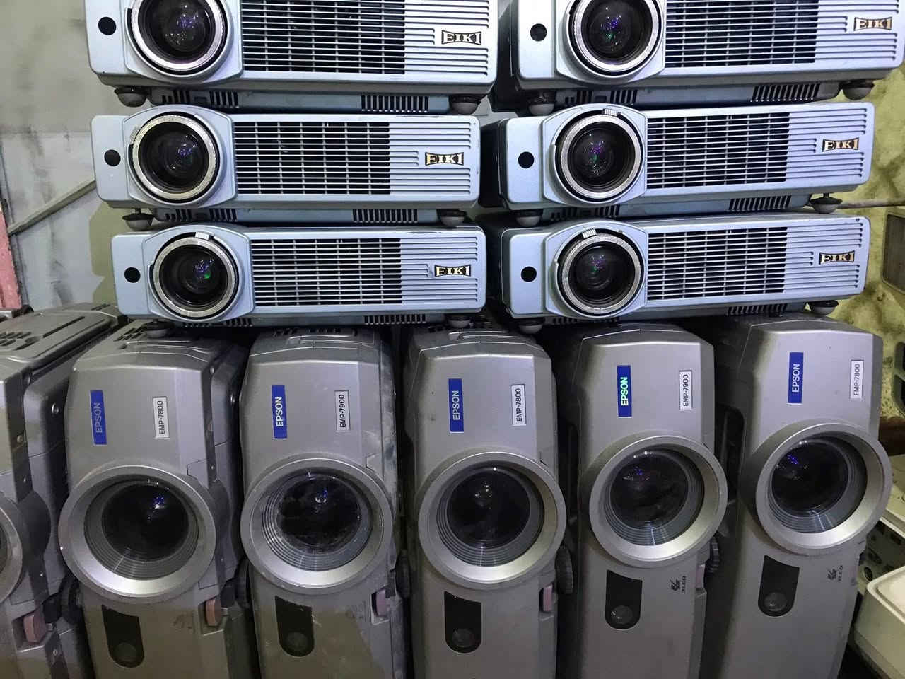 السلام عليكم مكتب صخر لصيانه انواع الداتاشو ..عارضات داتاشو متنوعه كافه الاحجام والانواع حجم كبير جدا وحجم صغير بدون مخرج HDمخارج dviوvgaومخارج مختلفه صوره جدا واضحه بوجود الاناره السعر 125 الف


**إذا كنت صاحب هذا الإعلان وتريد حذفه لأي سبب، رجاءا أرسل رسالة إلى الدعم الفني**