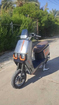 شحن • ريان ام عيون • ٦ بطاريات