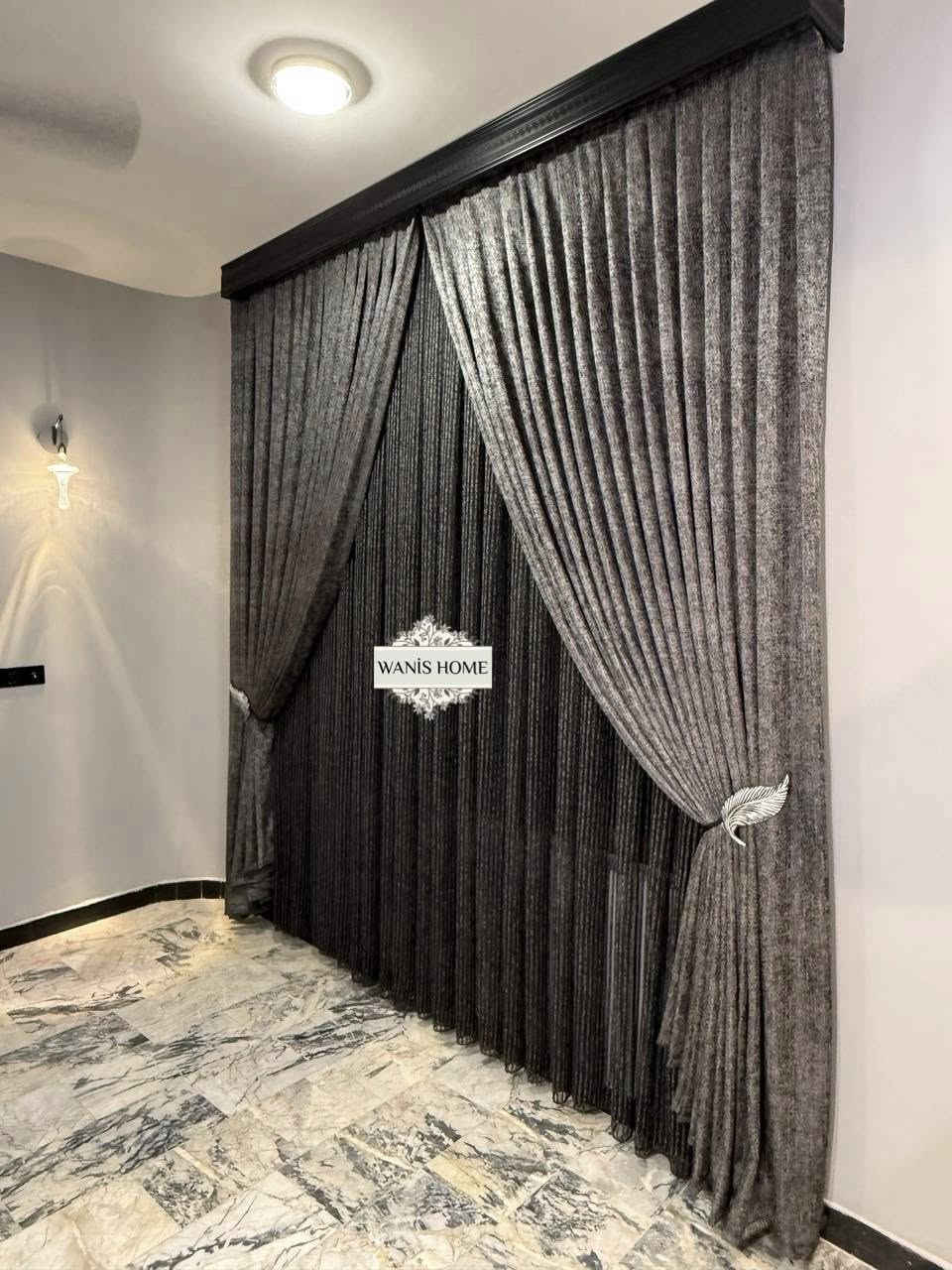 ونيس هوم للستائر 

عنوان للتألق والجمال، حيث يُعاد تعريف الفخامة بمعناها الحقيقي.

ستائر الصالة بتصاميم راقية وخامات عالية الجودة، تمنح المكان حضوراً أنيقاً يليق بذوق رفيع.
تفاصيلها تنسج سحر الفخامة في كل زاوية، لتصبح الصالة لوحة تعبّر عن الجمال والهدوء في آن واحد.

العنوان: الأعظمية – سبع أبكار –  شارع عام مقابل محطة الوقود
الهاتف: ***********
‭0776 569 1076‬ 📞

wa.me/9647851000146

#ونيس_هوم #ونيس_هوم_للستائر #ستائر_صالة #ستاير_راقيه #فخامة_الديكور #ديكور_راقي #جمال_البيت #تصميم_داخلي #اعظمية #سبع_ابكار #بغداد #المنصور #الكرخ #ستائر
