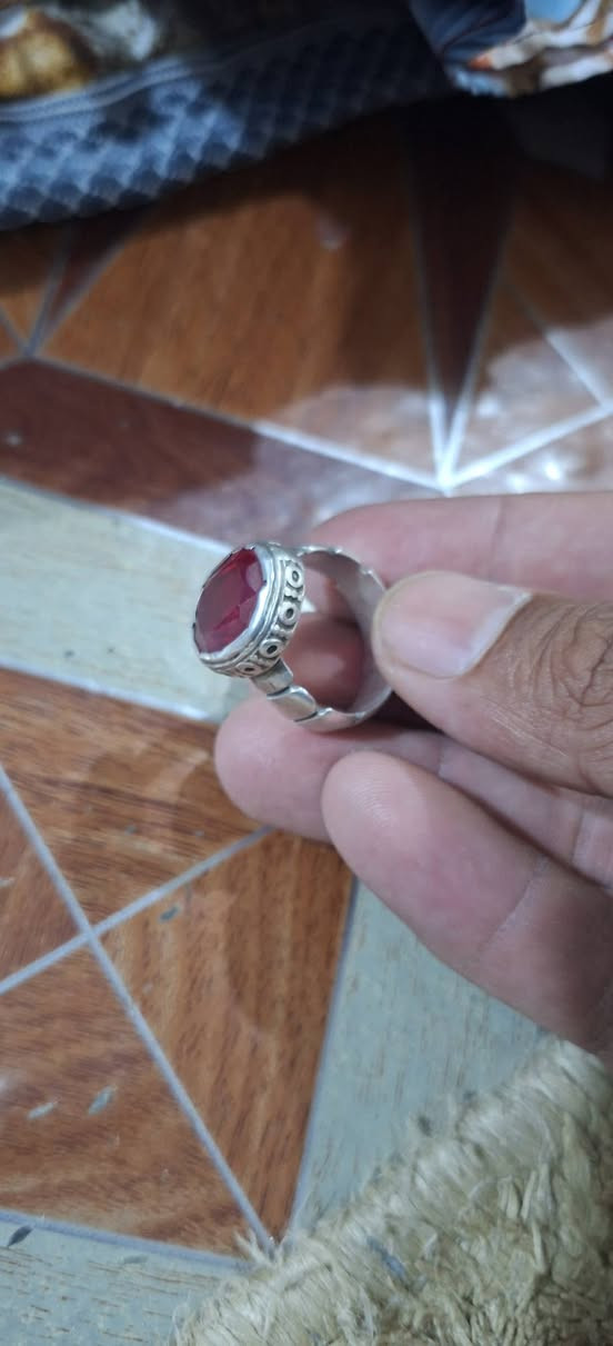 سلام عليكم للبيع واحد أفريقي اواحد باريسي 
سعرهن 210 الاستفسار ***********
