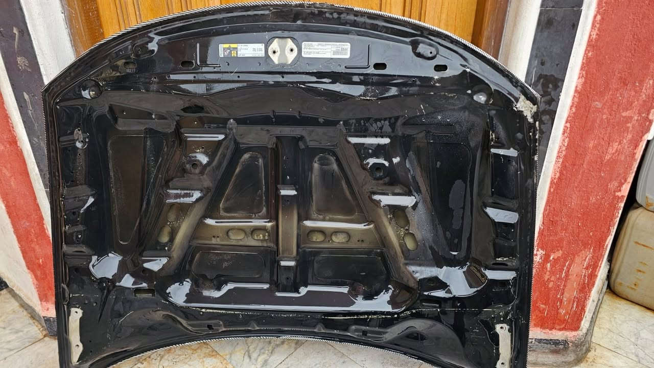 سلام عليكم بنيد جارجر اصلي مغلف كاربون سعر حلل وآخذ مكان بصره 
***********
