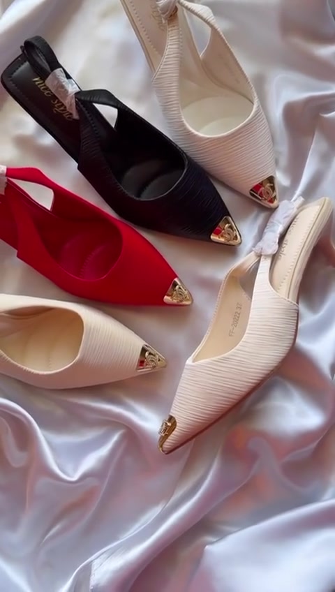 ✨ أحلى موديلات الكعب والفلات والسبورت وصلت ✨
ستايلات ناعمة وفخمة تناسب كل الإطلالات 👠👟
ألوان ترند وموديلات مريحة بجودة مرتبة
دللي طلتج بأحدث التصاميم والأسعار المناسبة 💕
روز ستور


**إذا كنت صاحب هذا الإعلان وتريد حذفه لأي سبب، رجاءا أرسل رسالة إلى الدعم الفني**