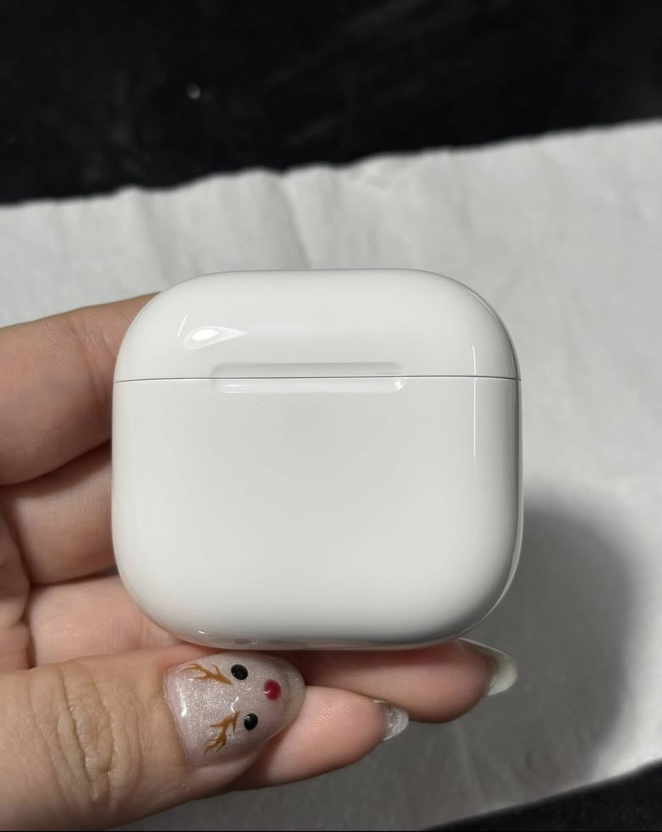 Air pods 4 (ANC) نسخة العزل 
قطعة نظيفة جداً استيراد علي إكسبريس قطعة أمريكية ، فل بدون كارتون تحتوي على كيبل كتان قطني 
( سيريل بموقع ابل - ضمانها بالاعدادات ما منتهيه - عزل تحديد موقع شحن وايرليس 
سعرها 25 توصيل لكل العراق متوفر 
للحجز و الاستفسار واتس اب فقط 
***********

