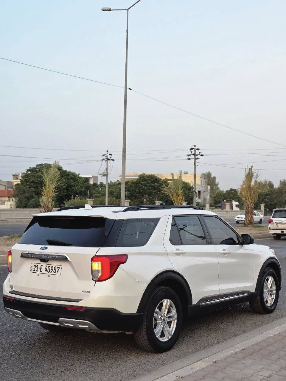 فۆرد ئێکسپلۆرەر  XLT مۆدیل ٢٠٢٠
١١٢،٠٠٠ كم ڕۆشتوە
دوو پارچە بۆیاخی هەیە
ناوزەرد 
4x4
کوشن جلد و هیتەر
ڕادار 
کوشن خێزانی
فول مواسەفاتە
بەس سڵایت نیە
بێ مەسرەفە 
سعری ٢٥٥ گڵا
رەقەم شاسی
1FMSK8DH5LGB75370

*********** واتساپ
