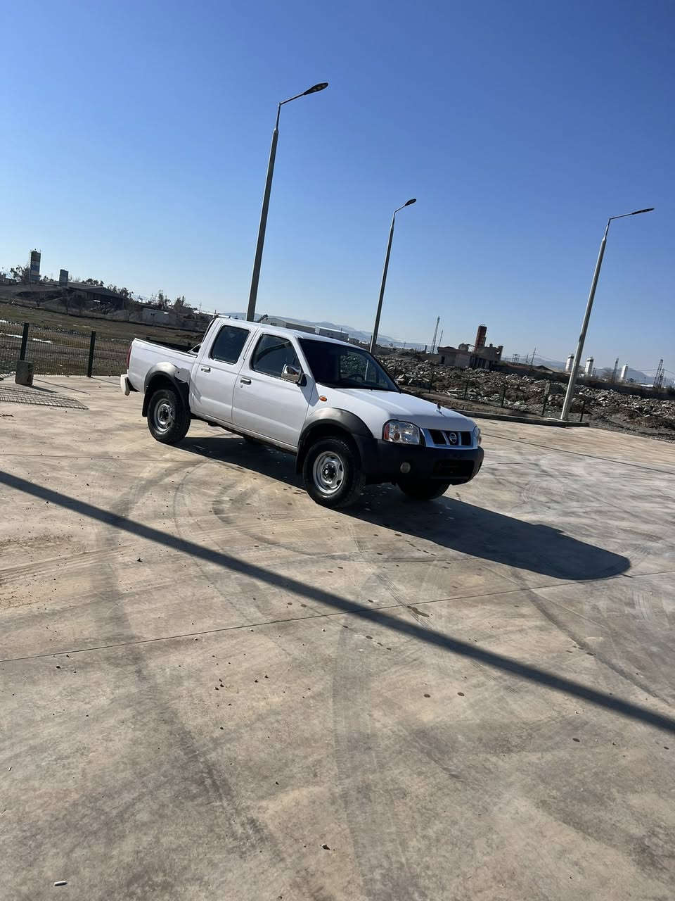 بەناوی خوا نیسان ساخ ٢٠٠٥کراوەتە٢٠٠٦ کامل  بۆیاخە لەسەر ساخی    هەمووگیانی بەشەرت دیناریی مەسرەف نیە سحری ٨٠محا مەلا    شوین ڕانیە ***********.  ***********
