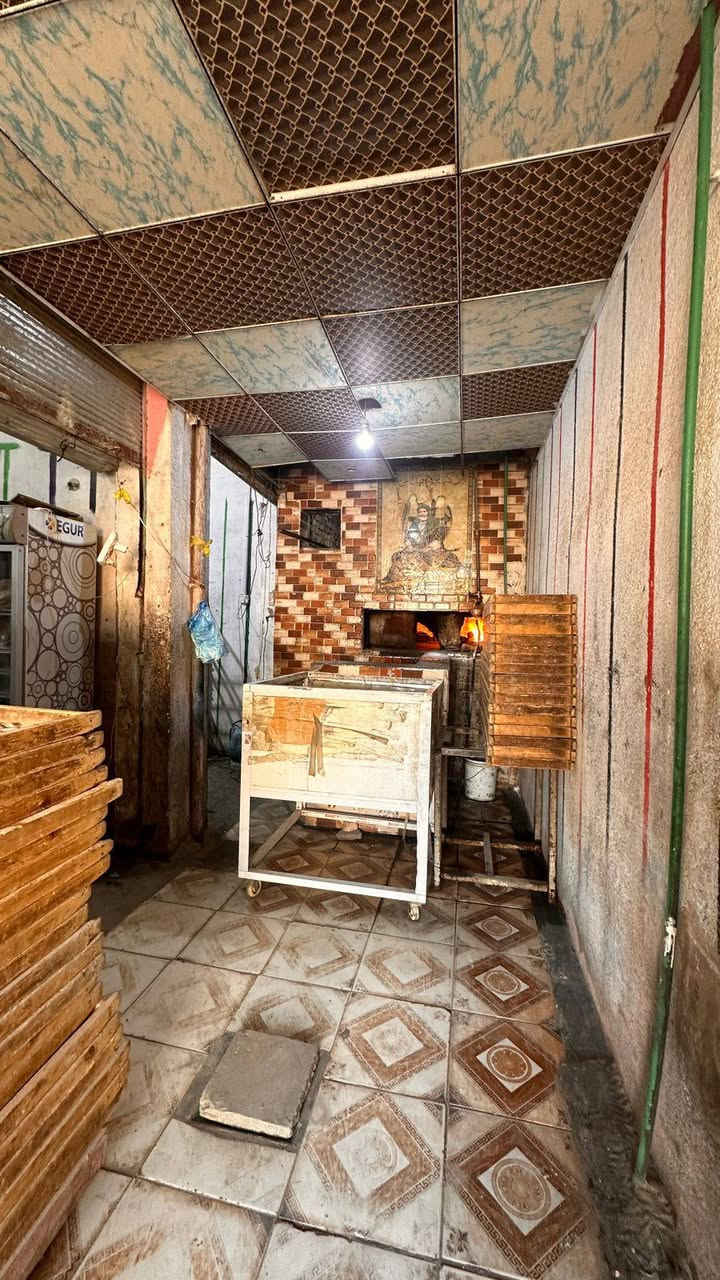 فرن صمون للبيع جاهز هو وملحقاته المكان السوق الشارع العام مقابيل المندي اليمني استفسار  ***********
