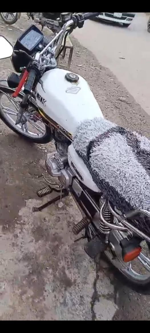 السَلٱمٌ عـَلـْيگمّ-ۈرحـْمّـٌة ٱللـّہ ﯙبُرگـّاتہ. درجة البيع       موديل 23 كهربائيات شغاله اوراق كامله نظيفه سعر 475 وبيها مجال المكان  ديالى الخالص تحويله شراي ينتصر🫵
***********
