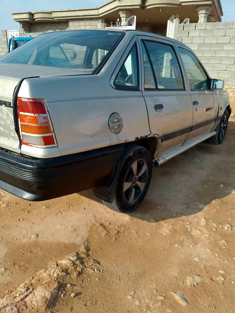 بسم الله 
اوبل كاديت البيع رقم سود وبيع حديده 
سياره محرك 1600 موديل 91
سياره جاهزه السعر 10
رقمي ***********
مكاني حديثه بنداهر
