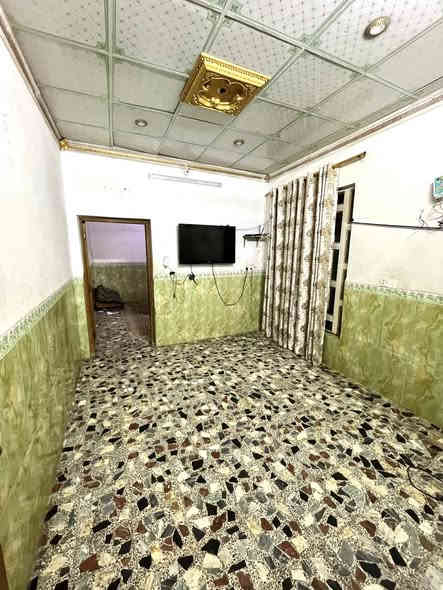 للبيع بيت 110 متر واجهة 5 ونص متر طابق و نص قطاع 22 شارع عودة حي ميسان يحتوي الطابق الاول غرفة و صالة و مطبخ و صحيات داخلية و خارجية و الطابق الثاني غرفة و صالة السعر 115 للاستفسار اتصل ***********
