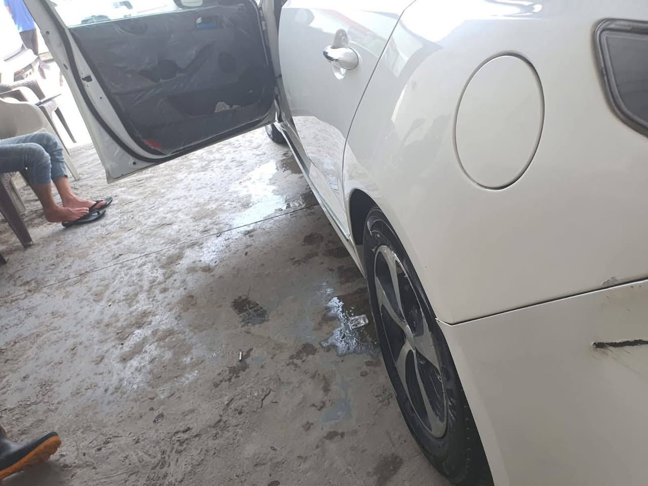 السلام عليكم
كيا اوبتما 2016 
رقم بغداد بإسمي مشروع وطني مداور بأي وقت 
المواصفات 
بصمه 
تحكم ستيرن جهتين 
اشاير بالمري 
مثبت سرعه 
وضعيات قياده 
بلوتوث 
منافذ شحن و اواكس وipod
حادثها چاملغ جهة السايق والبنيد 
السياره نضيفه وممتعوبه 
گير ومحرك كفالة 
للإستفسار ***********
