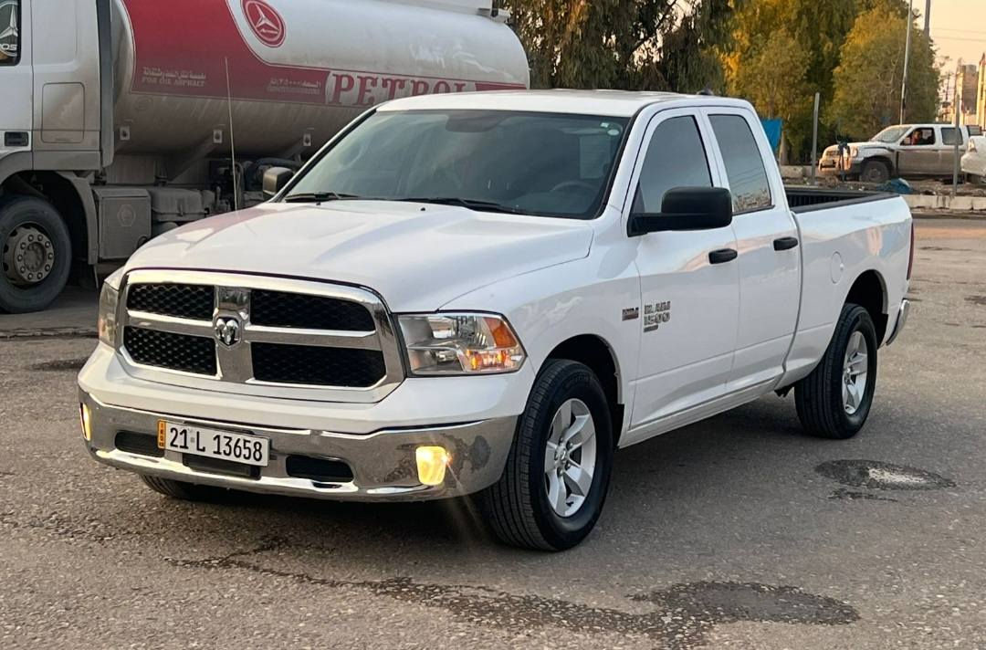 بيع نقد فقط بدون مراوس
مكانهه اربيل... سعر ١٩٨
موديل ٢٠٢٢ 
باب قصير 
محرك ٥.٧٠٠
ماشيه ٤٦م
نص بدي صبغ وشبر من الباب من جوه والدوسه 
بيهه كم شخط وتكحيل
 تفاصيل اكثر اتصال او واتساب 
***********
