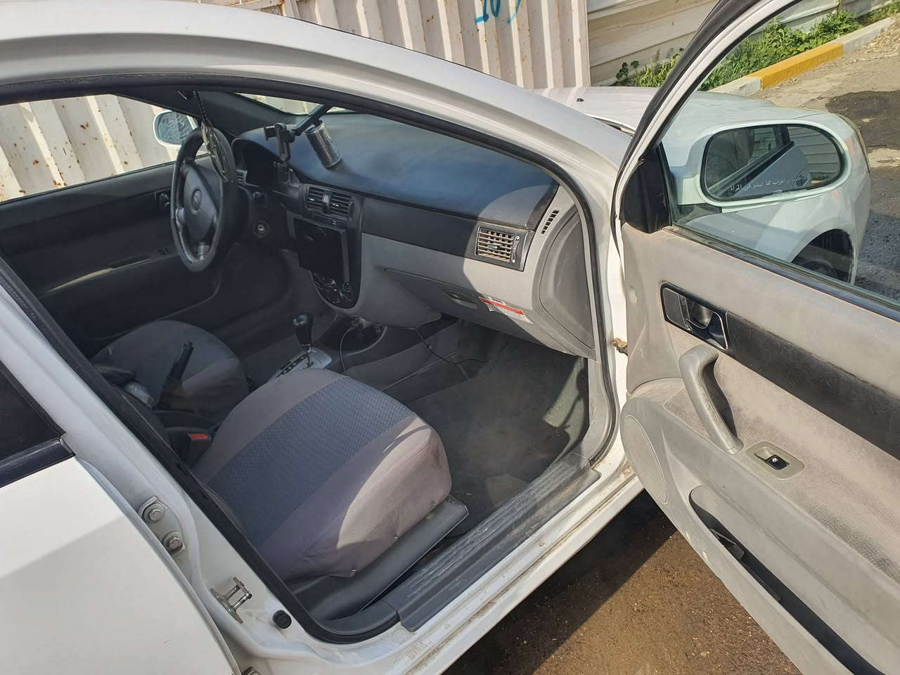 اوبترا ٢٠١٢ خليجي كير محرك ممتاز تدفئة تبريد كهربائيات كله شغاله السياره كلش حلوه بعده جديده بيه صبغ صفحه بدون تصليح باسمي مكاني بالكاظميه وعارضه ب ٨٣ ورقه وبيه مجال ***********
