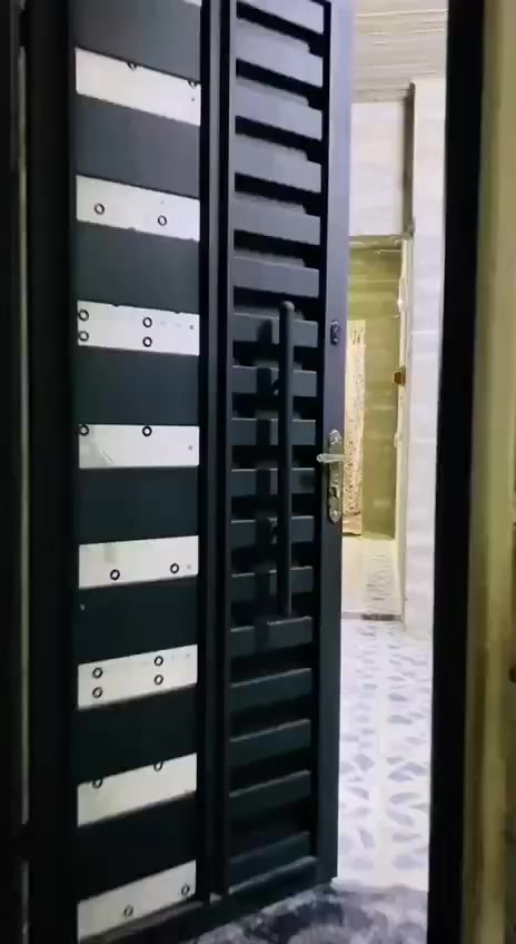 يتوفر بيت للبيع..
جميعه الحدباء يم منطقة حمورابي 
مساحه/200م
التواصل/***********
