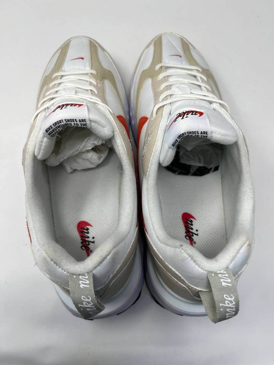 نايك جداً راقي قطعه قمة الجمال والراحة تجي سبرنك وشامو ونته قيس الراحة الداخل مبطن بل كامل قياس 44 القدم 28 بل اضافة القطعة غير مستخدمة السعر  25 الف قفل بدون توصيل وبدون عملة 
توصيل بغداد 5
محافضات 6
مكاني بغداد الأمين الثانيه


**إذا كنت صاحب هذا الإعلان وتريد حذفه لأي سبب، رجاءا أرسل رسالة إلى الدعم الفني**