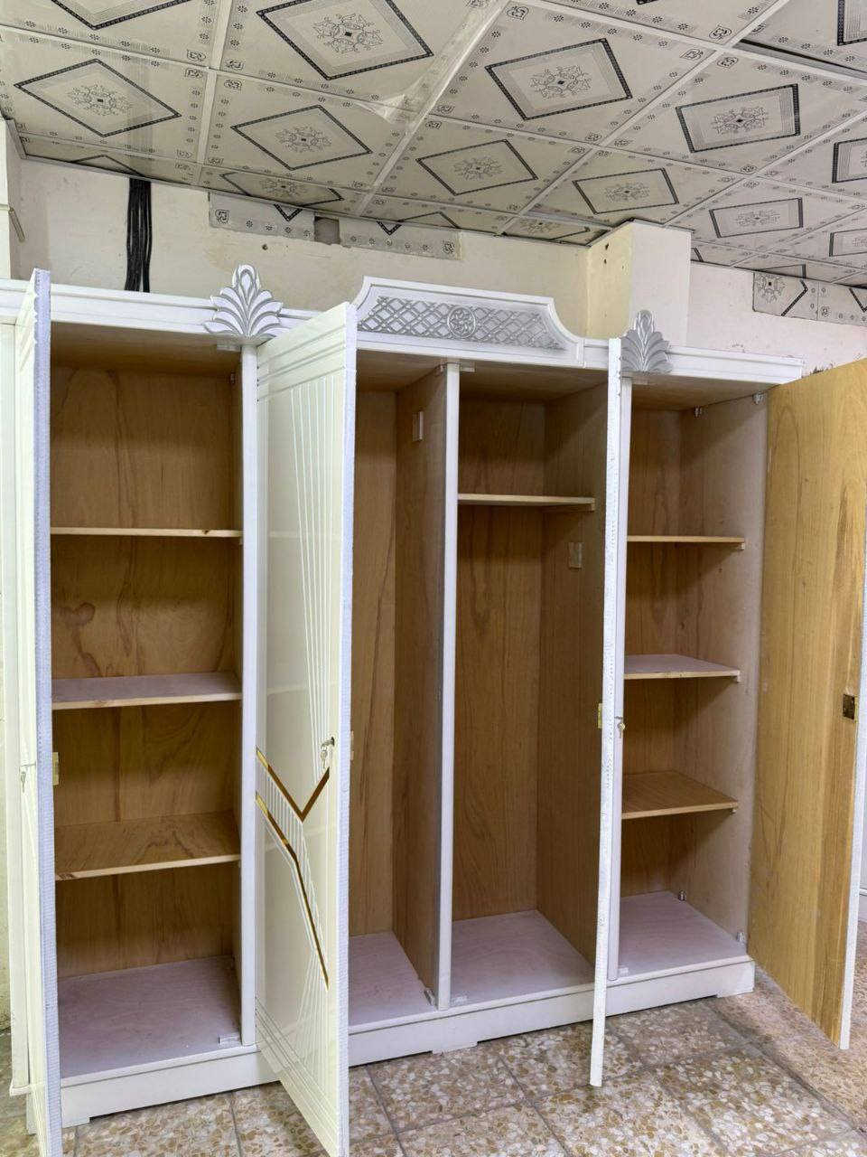 كنتور اربع ابواب شغل عراقي CNC سيبو
لون اوف وايت 
الخارج ام دي اف 9 ملم 
الداخل جام 3 ملم 
القاعدة بلوك صاج 16 ملم 
الظهر فتح وشد براغي 
النرمادة شريطية المانية على طول الباب
اليدات اصلية


**إذا كنت صاحب هذا الإعلان وتريد حذفه لأي سبب، رجاءا أرسل رسالة إلى الدعم الفني**