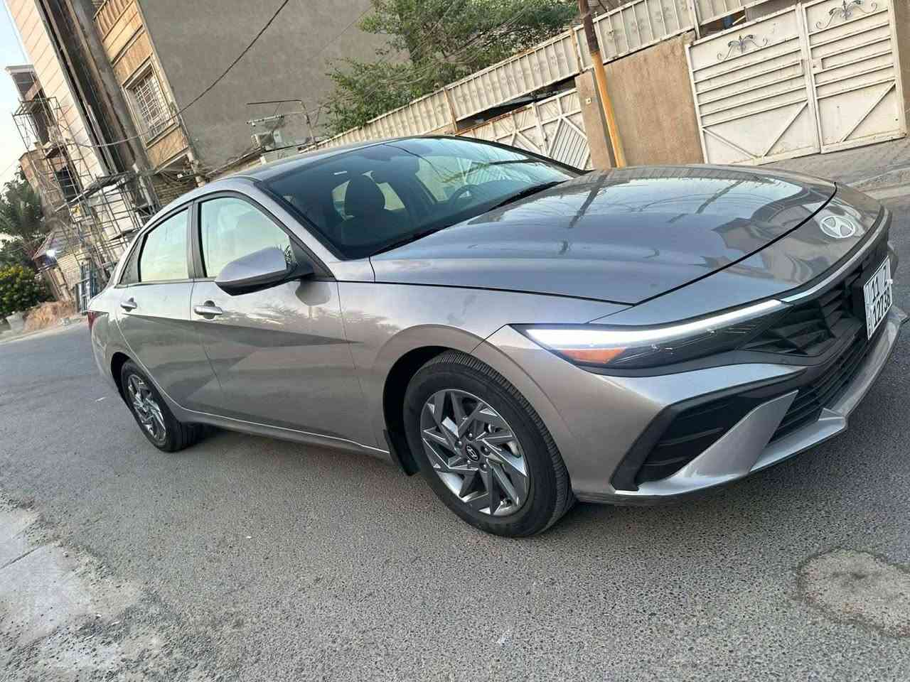 النترا بلو 2024 هايبرد للبيع
وين الي يدور جديد بعيد عن المهجومات سياره جديده بل كارتون ماشيه 11,000 داخل رصاصي بجم كبس 
ضهر كبس سياره حادثه فقط باب وموضح بل صور بل منشور شباب تفاصيله موجوده ومواصفات معروفه الشراي يخابرني ربي خير ويدلل *********** 
مكاني بغداد الاعطيفيه
