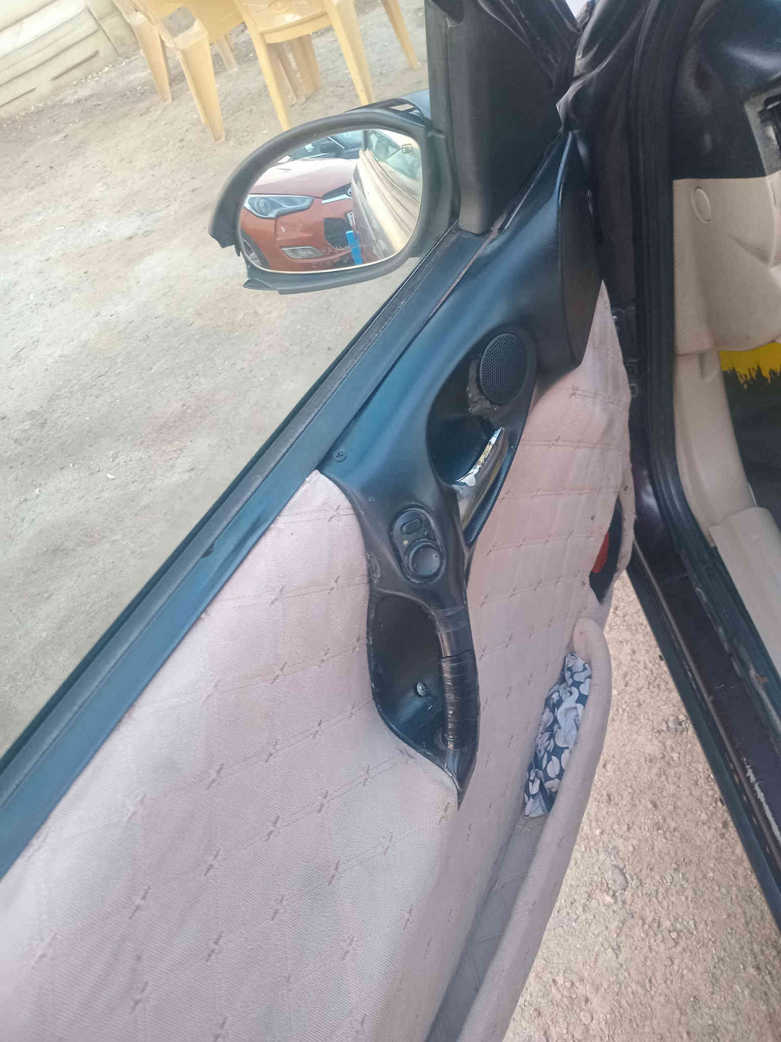 سلام عليكم فكتره بزون رقم الانبار موديل ٢٠٠٠ محرك ٢٠٠٠ كير اوتوماتيك سياره وضع لشركه لاضربه ولاخياس تراي  وين مايعجبك ويل كب صدر خلفي أمامي جدد عنوان رمادي ٥كيلو تحويل مباشر لسعر ٤٥ ورقه وبيها شويه مجال او مراوس ***********
