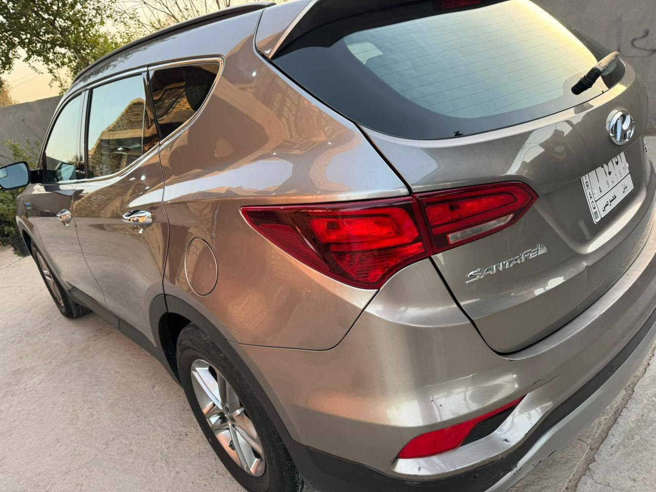 سنتافيه ٢٠١٨ رقم بابل
السياره جديده كله ابلادي
سونار بالمنشور بدون صبغ بدون ارباك
محرك ٢٤٠٠
السعر ١٦٨
مكان السياره بابل
***********
