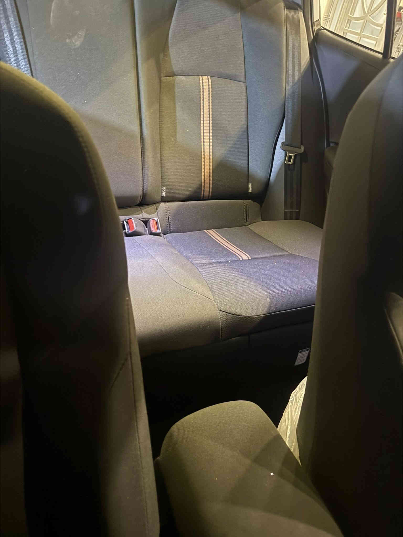 سلام عليك تيوتا كورلا هايبرد الشكل الامريكي زيرو على وضع الشركة ماشية 700 كيلو مرقم بغداد  مكاني بغداد الغدير  السعر 
150 وبيها مجال حك جيه ***********
